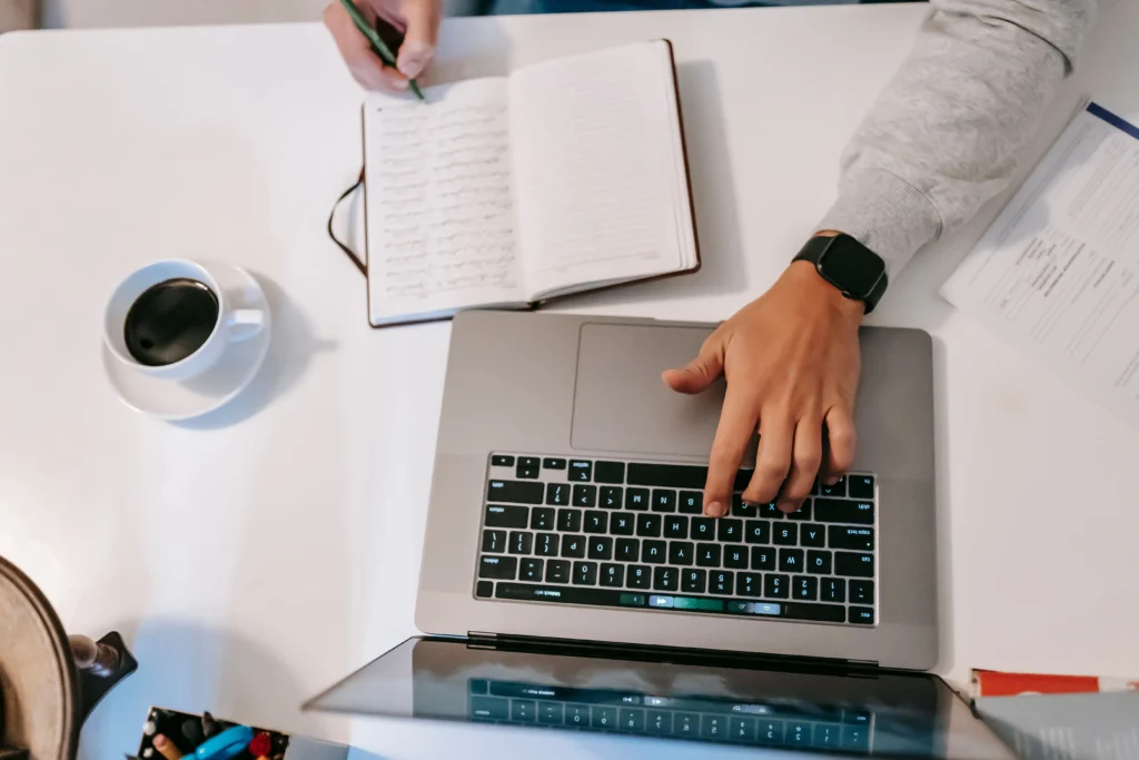 How to Write a Blog Post That Ranks on Google: 10 Step Guide [2026]